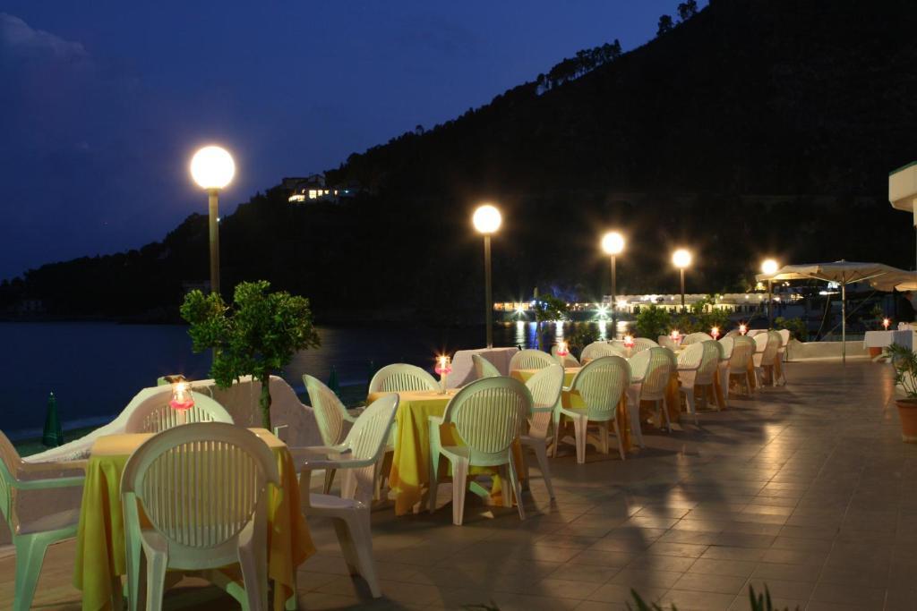 Hotel Club Poseidon Stalettì Kültér fotó